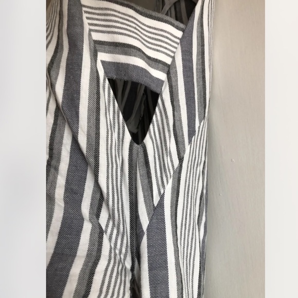 Intermix Gwen Soft Cotton Gray Striped Cropped Cutout Jumpsuit XS - Picture 8 of 9